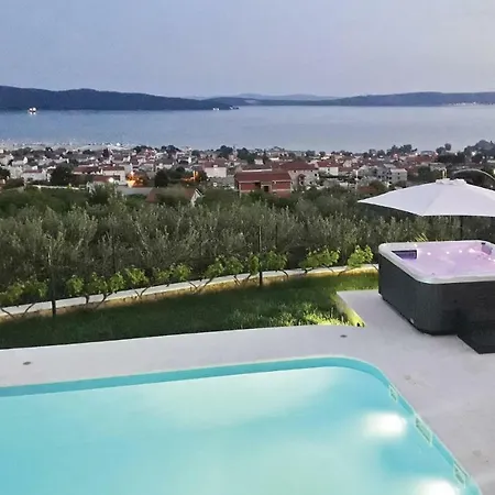 Holiday Kastel Gomilica 92 With Outdoor Swimmingpool *